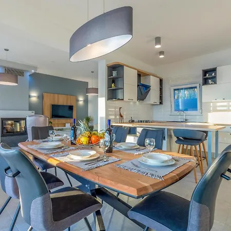 Awesome In With Kitchen