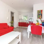Three-bedroom In * Jesenice (Split-Dalmatia)