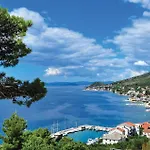 Casa de Férias Three-bedroom In Jesenice (Split-Dalmatia)
