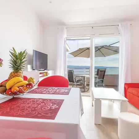 Three-bedroom In * Jesenice (Split-Dalmatia)