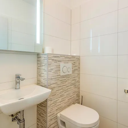 Three-bedroom In جيسينتسي